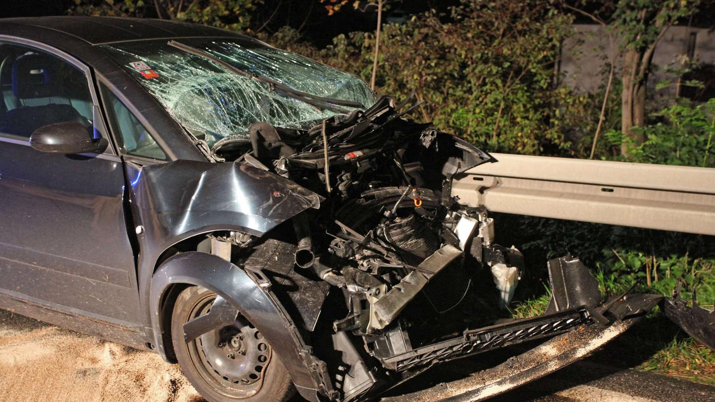 Bei einem Unfall mit drei Autos nahe Kulmbach entstand ein Sachschaden vin 75.000 Euro.