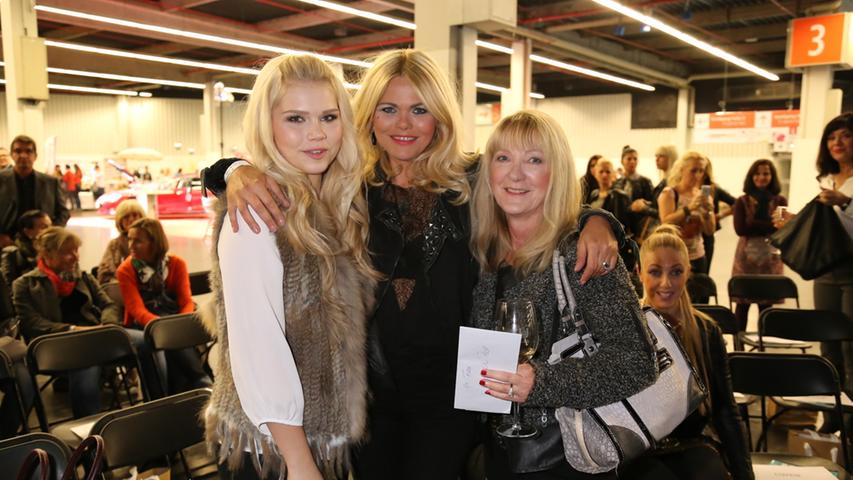 Zu den Fashiondays kam sie zusammen mit ihrer Tochter Vanessa (links) und ihrer Mutter Evelyn Pech.
