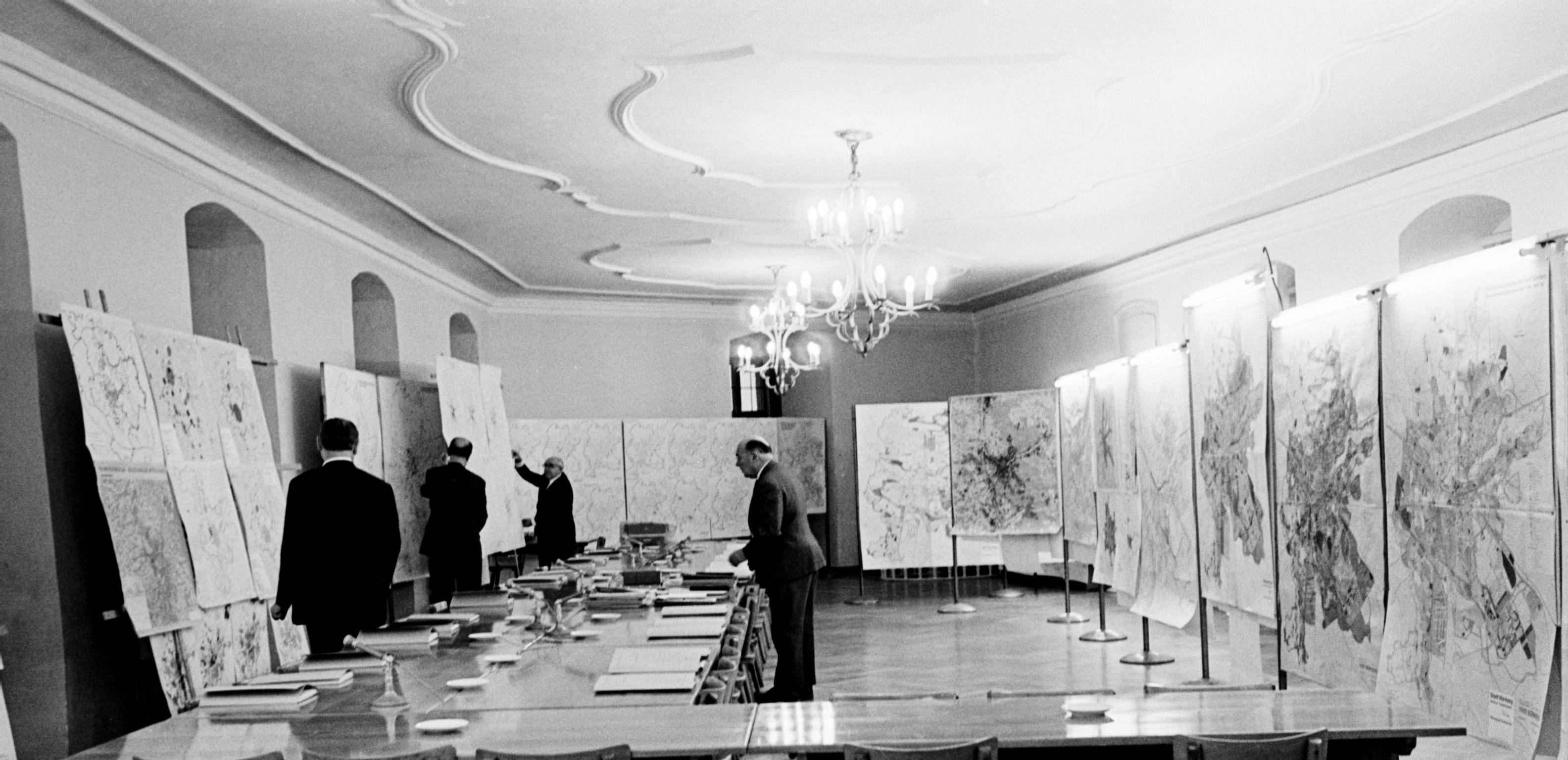 3 November 1964 Nurnbergs Stadtvater In Strenger Klausur