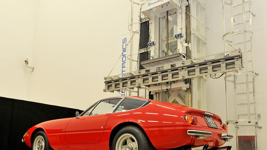 Röntgenkünstler am Werk: Ferrari wird durchleuchtet