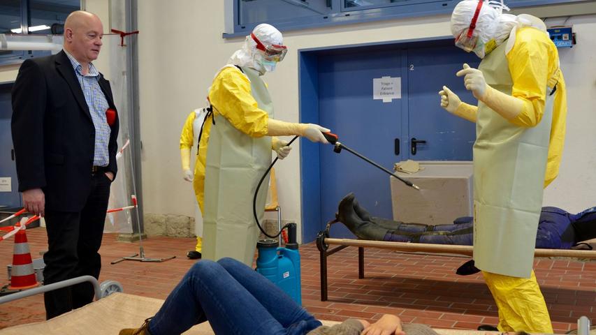 Kampf dem Virus: Ebola-Schulung für Ärzte in Würzburg