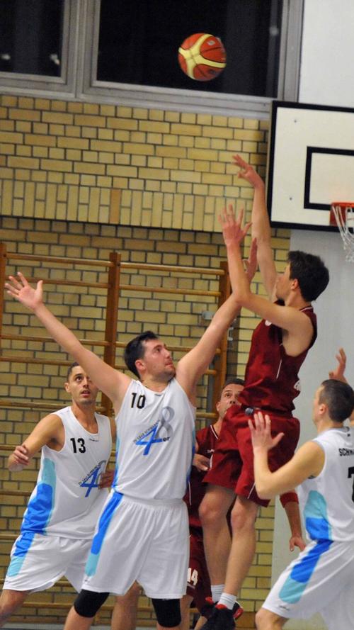 Überraschung im Basketball-Bezirkspokal: 48er schlagen CVJM Erlangen