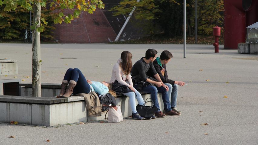 Die Studenten waren froh, im Freien entspannen zu können.