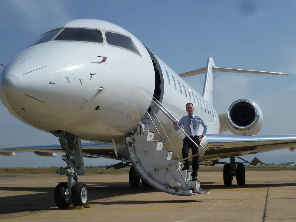 Bernd Lowisch Geniesst Sein Neues Leben Als Vip Flugbegleiter Nurnberg Bamberg Nordbayern De