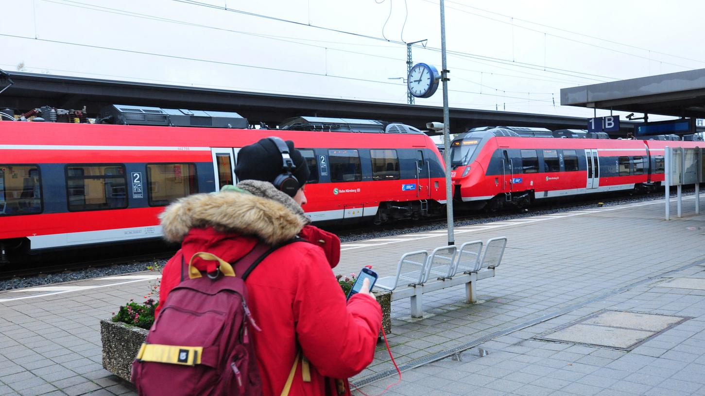 Der Antrag auf die Einführung eines durchgehenden 20-Minuten-Takts auf der S-Bahn-Linie 3 zwischen Nürnberg und Neumarkt wurde mit den Stimmen der CSU und der Freien Wähler abgelehnt.