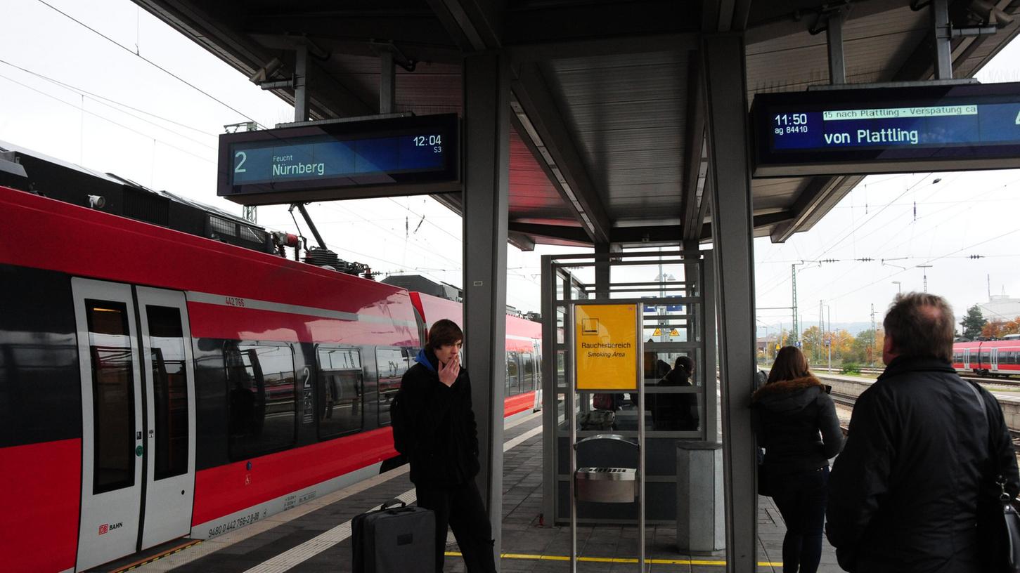 Noch drei Jahre steht DB-Regio auf den Zügen der S3. Dann übernimmt die Firma National Express Rail den Betrieb.