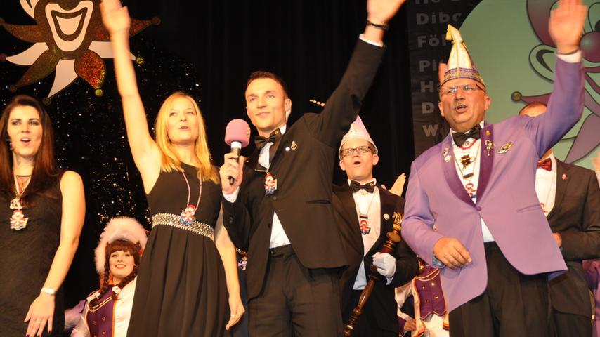Mit der Verabschiedung durch das neue Prinzenpaar endete der Narrenball der Windshemia Karnevalsgesellschaft 2014.
