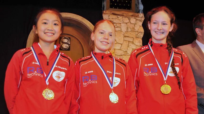 Medaillen für besondere Erfolge bei der Sportlerehrung in Rednitzhembach