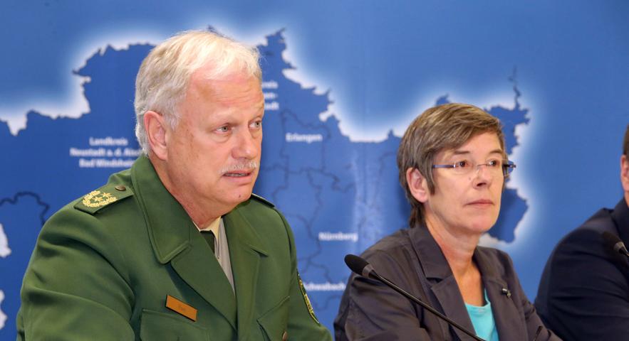 Polizeipräsident Johann Rast zeigte sich auf der Pressekonferenz zur Festnahme des Nürnberger Heckenschützen zufrieden.
