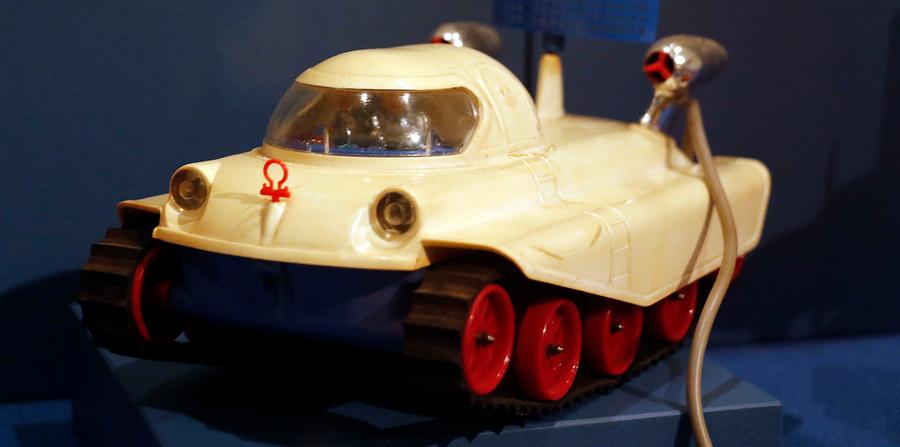 Sandmännchen und Panzer: DDR-Spielzeug in Nürnberg ausgestellt