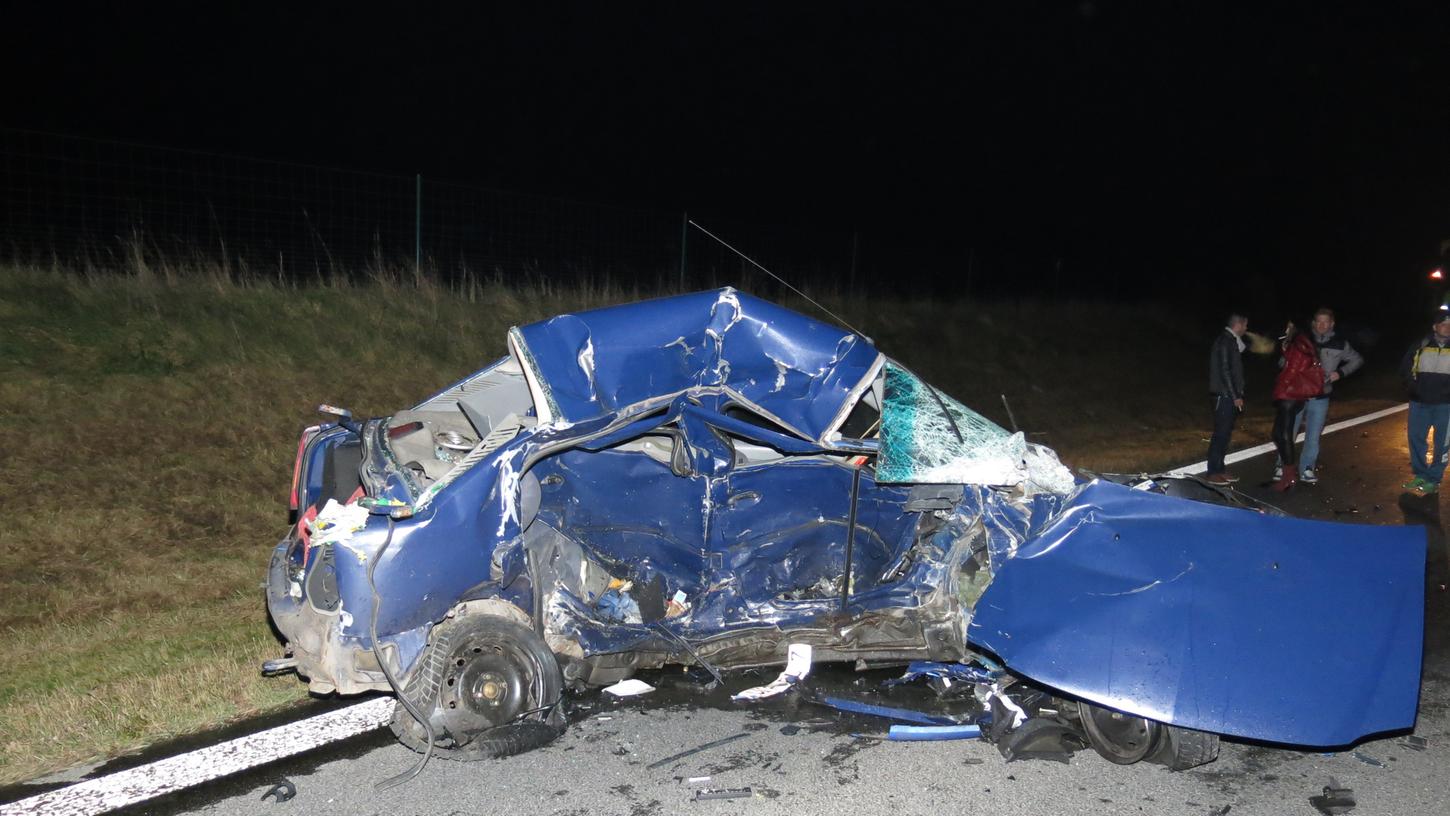 Audi rast auf A73 in verunglückten Dacia: 40.000 Euro Schaden