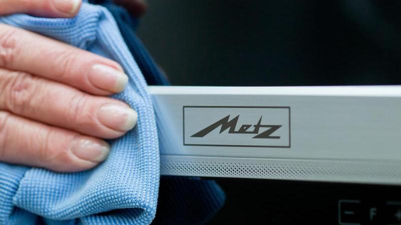 Bereits wenige Tage nachdem der Zirndorfer TV-Hersteller Metz Insolvenz angemeldet hat, zeigen mehrere Investoren Interesse.