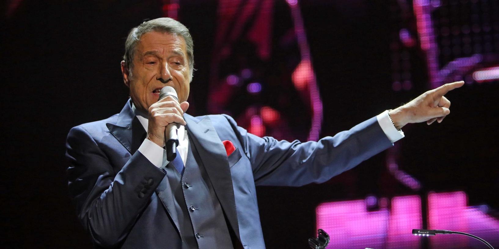 Eine Lektion in Sachen Lässigkeit vom großen Entertainer Udo Jürgens - das gab es am Samstag in der Nürnberger Arena.