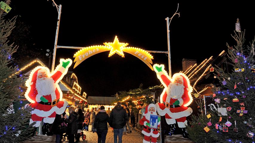 Täglich von 10 Uhr bis 21 Uhr können Besucher auf dem Fürther Weihnachtsmarkt flanieren. Das kleine Dorf aus Buden muss erst...