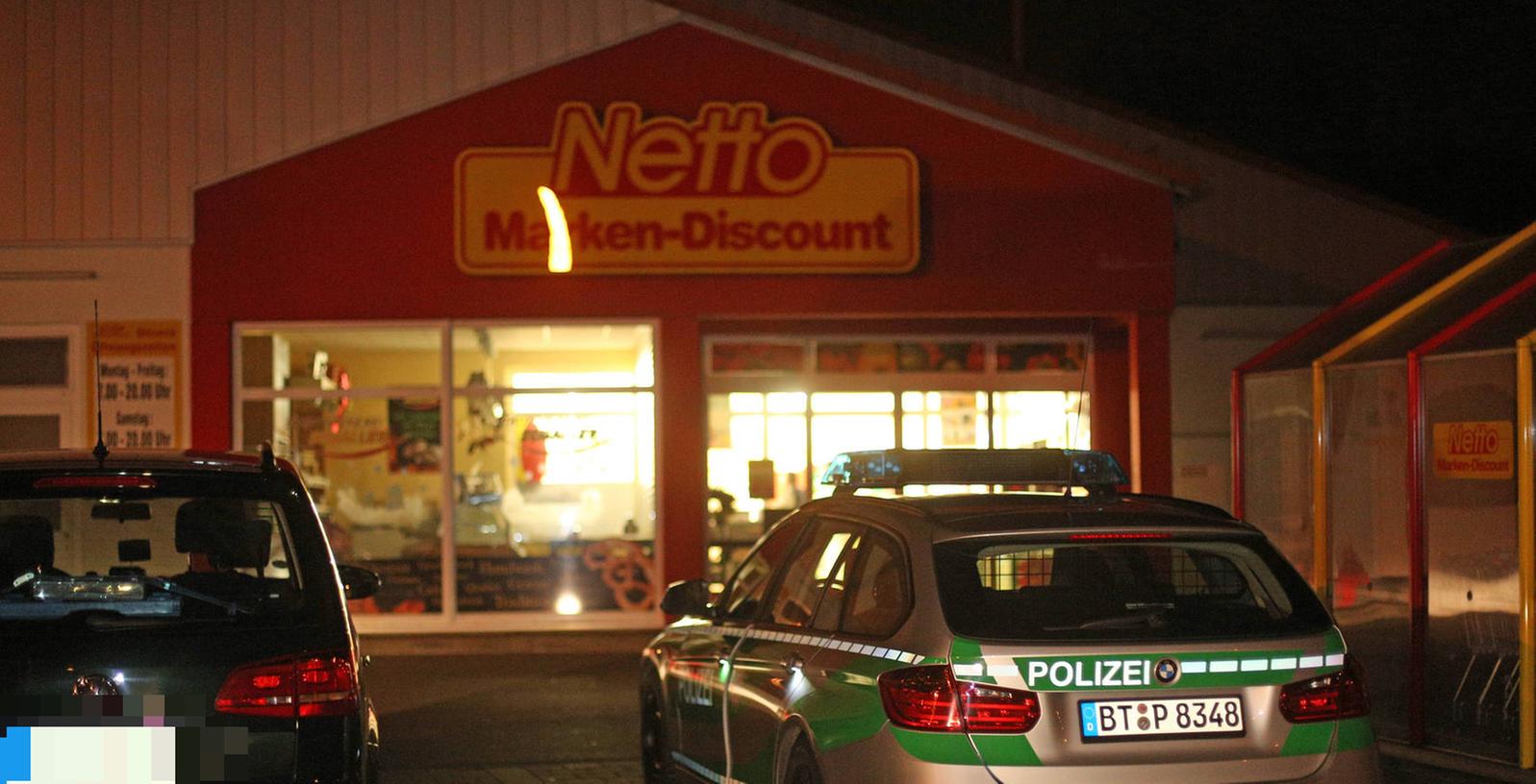 Dieser Lebensmittel-Discounter in Buttenheim wurde am 27. November überfallen. Drei Täter konnten nun ermittelt werden.