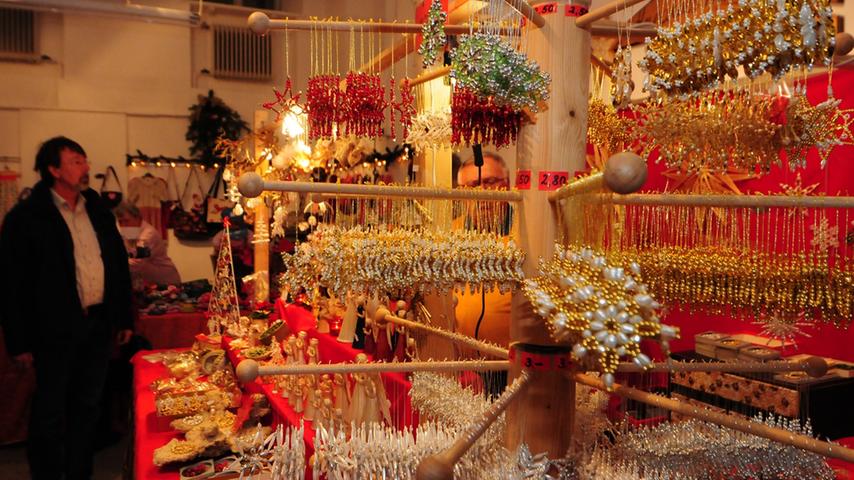 OB Stumpf eröffnet Weihnachtsmarkt in Forchheim 