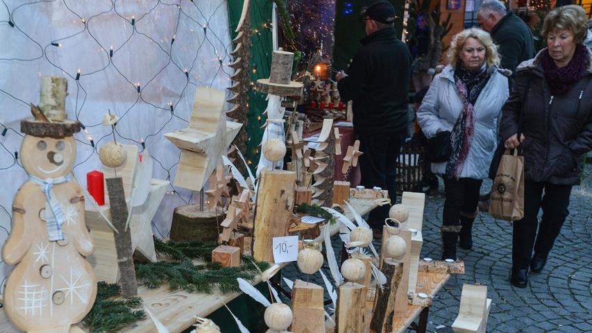 Christkind eröffnet Hilpoltsteiner Weihnachtsmarkt