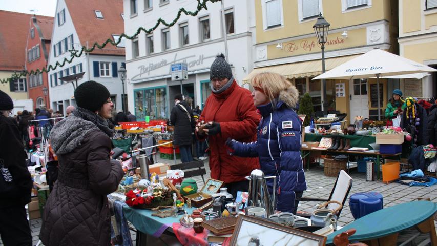 Trödelmarkt in Gunzenhausen lud zum Stöbern ein