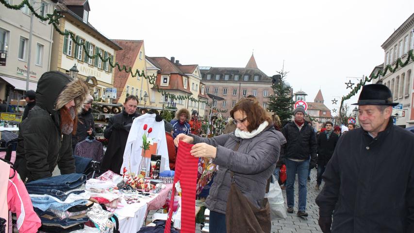 Trödelmarkt in Gunzenhausen lud zum Stöbern ein