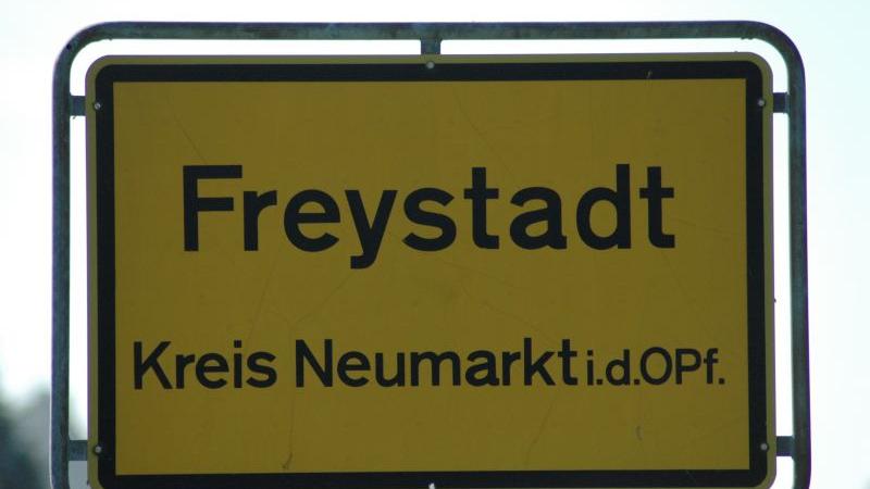 Ein Blick nach Freystadt: Die Hundesteuer beträgt dort für den ersten Hund 30, für jeden weiteren 40 Euro. Und für Kampfhunde glatt das Zehnfache.