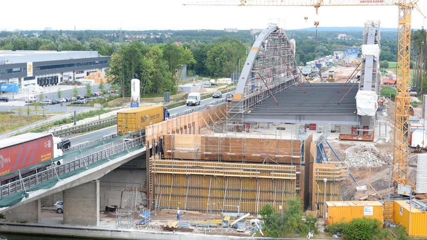 Da ist Stau bei Herzogenaurach programmiert: Die Autobahnbrücke über den Main-Donau-Kanal wird zur Baustelle.