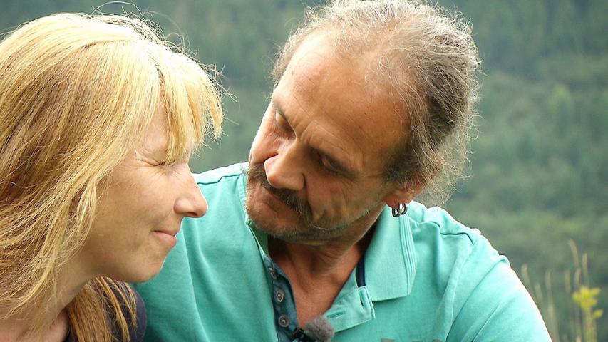 "Love is in the air", heißt es dagegen bei Bio-Bauer Gottfried und Tierarzthelferin Martina.
 Alle Infos zu "Bauer sucht Frau" im Special bei RTL.de
