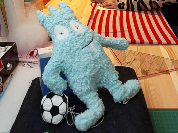 „Froggels“ heißen Sarah Heikes Knuddelmonster. „Froggels“ heißen Sarah Heikes Knuddelmonster.