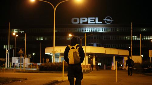 Opel hat ein zusätzliches Abfindungsprogramm gestartet - die Umstrukturierung des Konzerns wird damit weiter vorangetrieben.