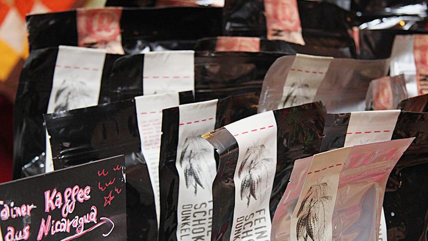 Helle und dunkle Trinkschokolade gibt es am Stand von der Partnerstadt San Carlos in Nicaragua: Je nach Sorte und Menge liegt der Preis zwischen 4,90 und 10,20 Euro.