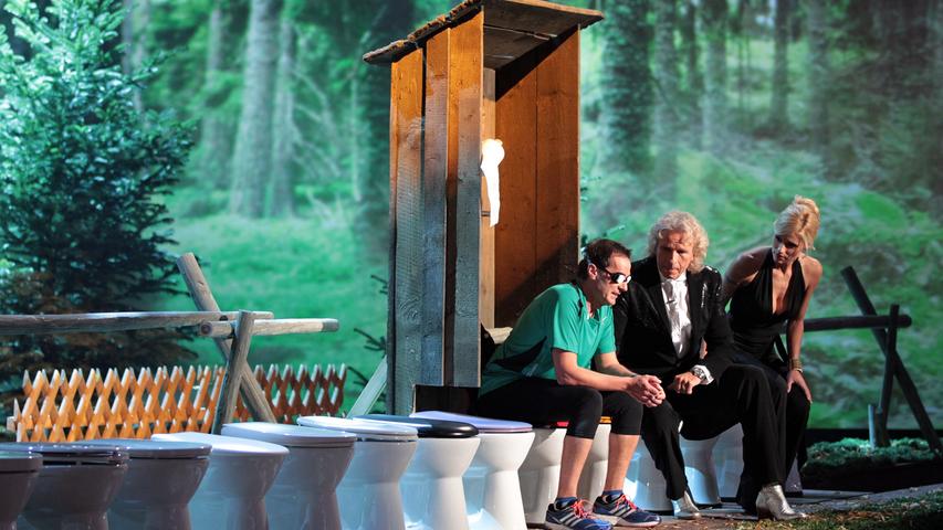 Alex Haas wettete 2011 in Leipzig, nur durch Probehocken mit verbundenen Augen 25 WC-Sitze identifizieren zu können. Der Liechtensteiner war mit seiner Wette erfolgreich, Wettkönig wurde aber ein anderer Teilnehmer ...