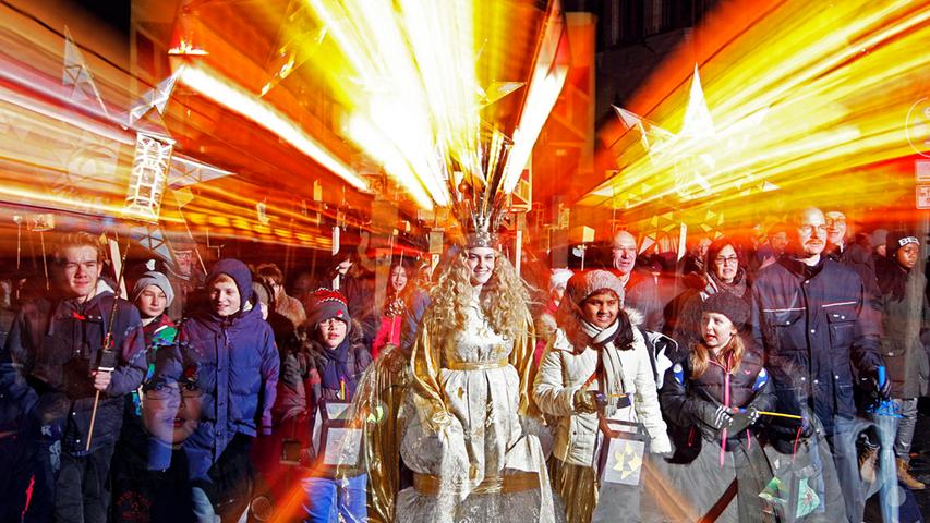 Zu den besonders liebenswerten Traditionen der Weihnachtsstadt Nürnberg gehört der Lichterzug.