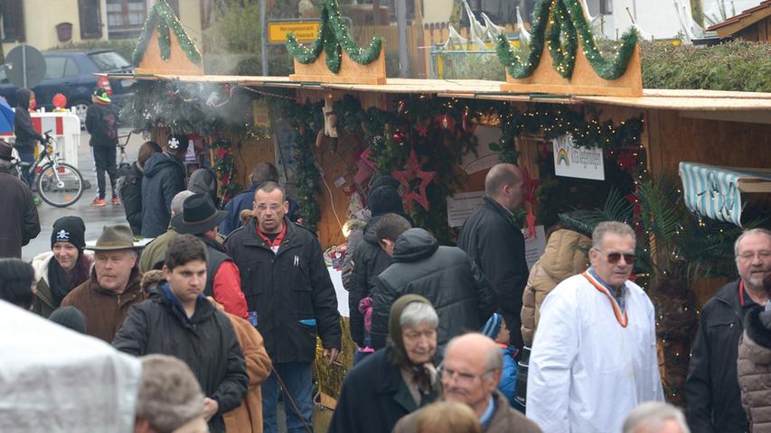 Oberreichenbacher Weihnachtsmarkt trotzt dem Regen