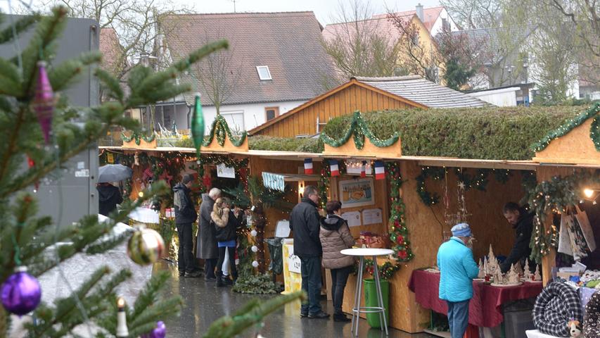 Oberreichenbacher Weihnachtsmarkt trotzt dem Regen
