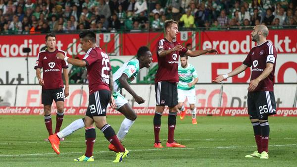 Abdul Baba Rahman verabschiedete sich an jenem Abend mit einem Knalleffekt aus der Kleeblattstadt. Mit dem frühen 1:0 stellte er die Weichen von Beginn an auf Derbysieg. Als der Club zu Beginn der zweiten Hälfte kurz vor dem 2:2 stand, stellte Baba auf 3:1 und brachte damit Fürth auf die Siegerstraße. Wenige Tage später zog der Derby-Held zum Erstligisten FC Augsburg weiter, dank seiner Heldentaten konnte ihm im Kleeblatt-Lager aber keiner richtig böse sein.