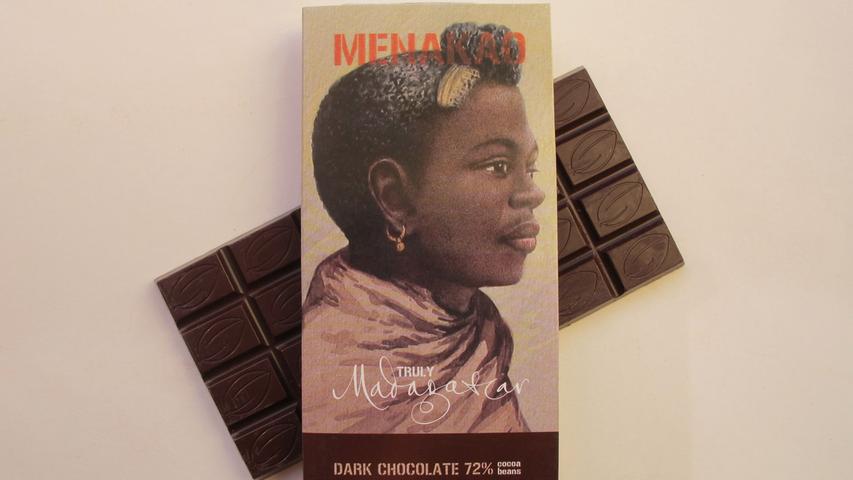 Der Kakaoanteil von 72 Prozent dieser Sorte akzentuiert die Fruchtsäuren des Kakao sehr harmonisch und der Süßegrad ist ebenso gut abgestimmt. Bitterkeit wird kaum wahrgenommen.