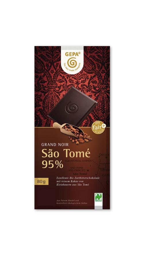 Die Schokolade mit dem höchsten Kakaogehalt im ganzen Sortiment verwendet nur hochwertige Kakaobohnen aus Sao Tomé. Kakao aus diesem Inselstaat im Golf von Guinea hat einen besonders guten Ruf. In dieser Preisklasse gibt es jenseits der 90-Prozent-Grenze zurzeit keine bessere Schokolade auf dem Markt.