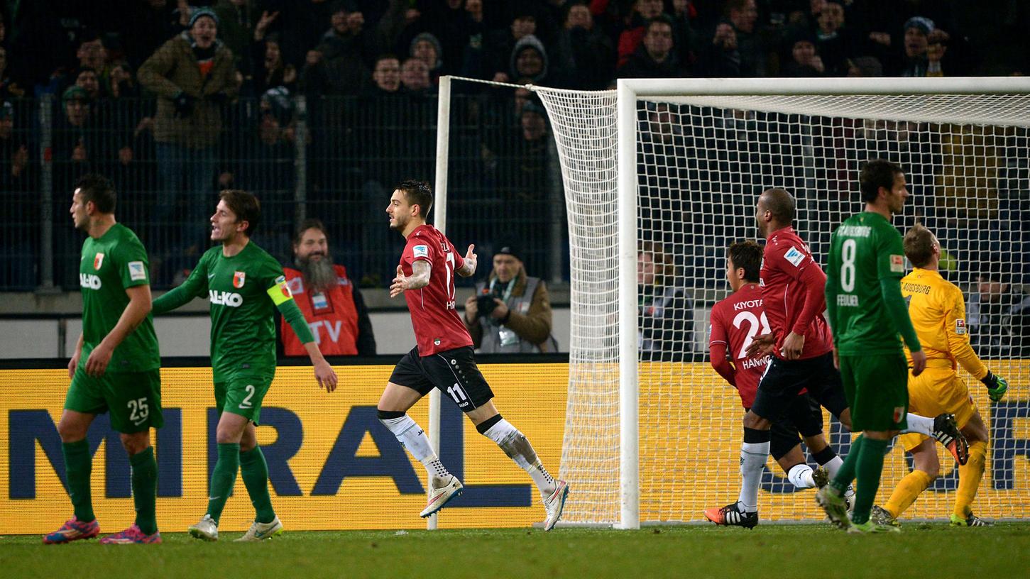 Das Aus für Augsburg: Joselu bejubelt seinen Treffer zum 2:0.