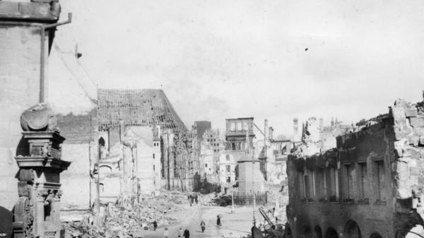 Nur der Ochse auf dem Torbogen macht heute noch klar, dass dieses Bild die Fleischbrücke abbildet.