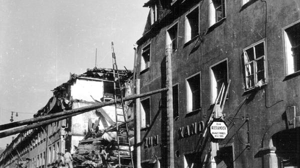 Das NS-Regime gab sich auch in den ersten Monaten 1945 nicht geschlagen. Der Luftangriff auf Nürnberg ist Teil der Geschichte des Zweiten Weltkrieges, die mit...