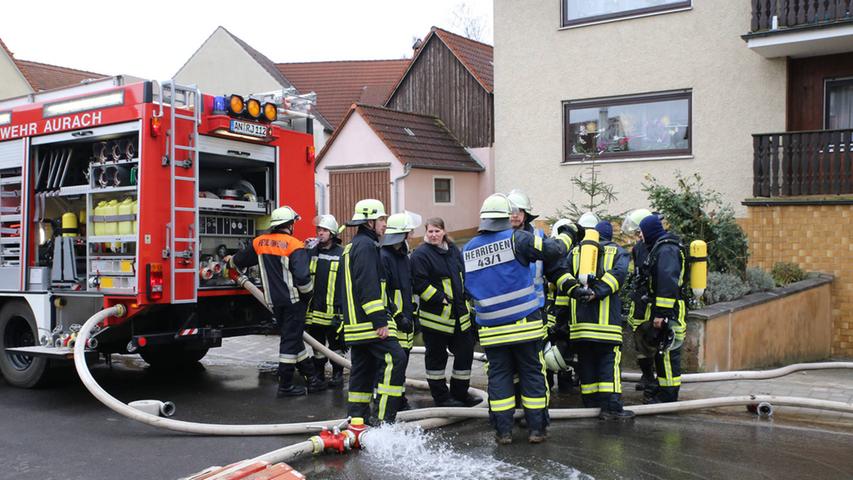 Ein enormer Sachschaden ist am Freitag bei einem Brand in einer Scheune im Auracher Ortsteil Windshofen (Landkreis Ansbach) entstanden.