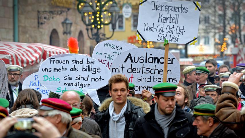 Burschenschaftler marschieren unter Protest in Nürnberg