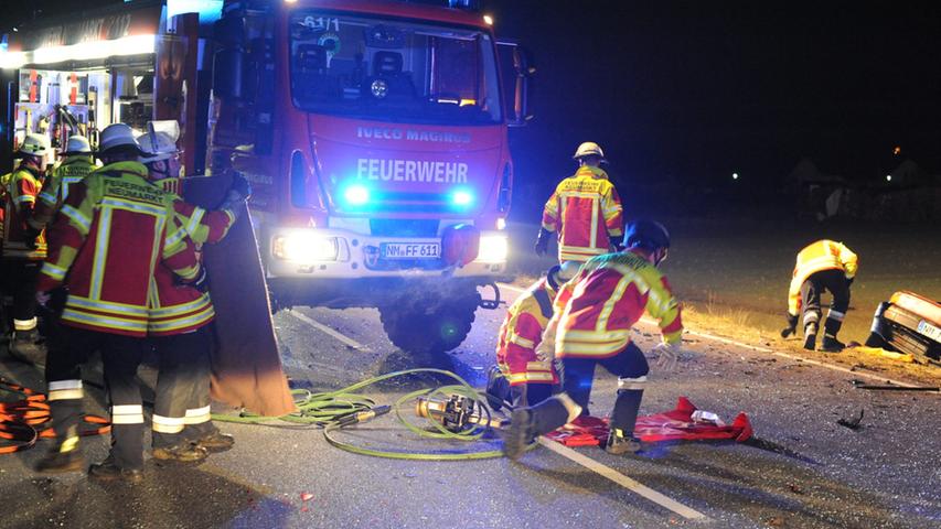 Stehendes Pannenauto gerammt: Mann stirbt bei Pölling