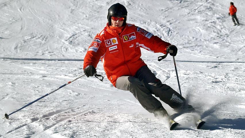 Der 29. Dezember 2013 war ein Tag, der das Leben des Rekordweltmeisters völlig veränderte. Beim Skifahren stürzte Schumacher und zog sich schwere Kopfverletzungen zu, die eine Notoperation nötig machten. Fortan kämpfte der damals 45-Jährige um sein Leben.