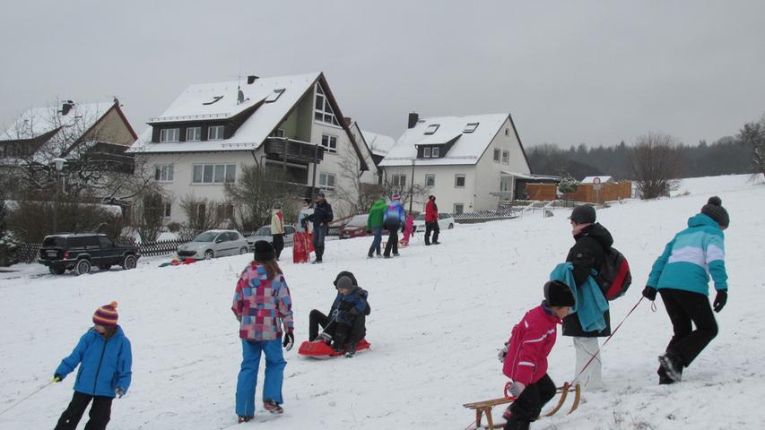 Schneespaß: Rodeln am Schnaittacher Rothenberg