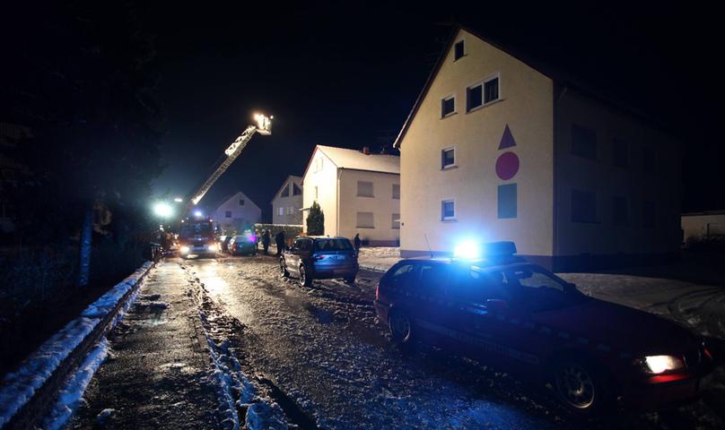 Drehleiter-Rettung nach Wohnhausbrand in Lichtenfels