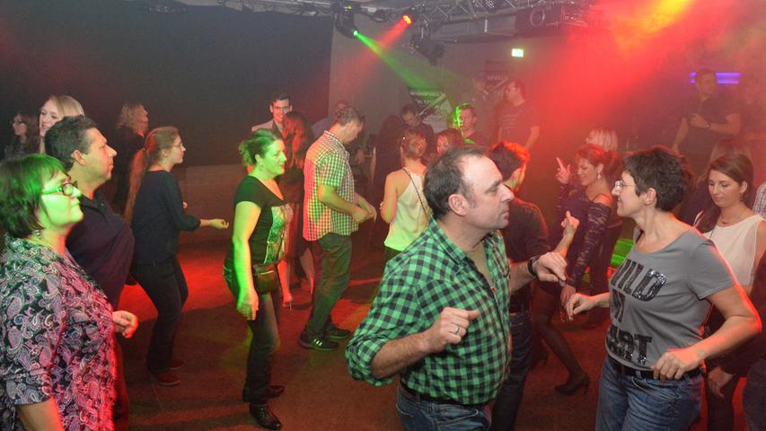 Silvester in Erlangen: Tanzen im E-Werk, Ball in der Stadthalle