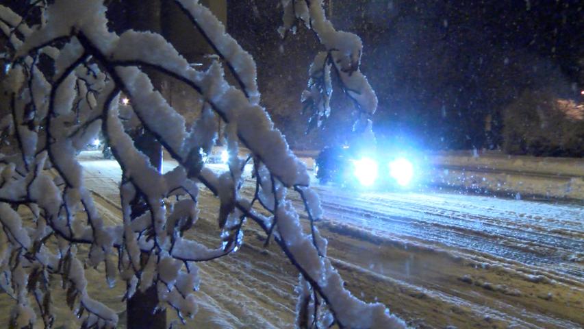 Deswegen gilt auch in den kommenden Tagen: Vorsichtig fahren bei Schnee und Glatteis.