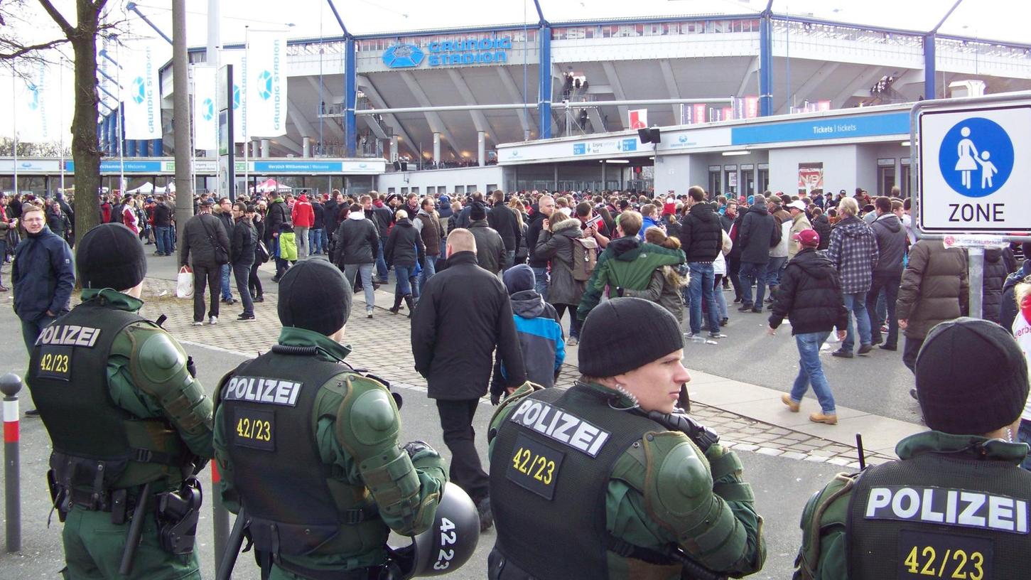Rund 4000 Polizisten allein für den 1. FC Nürnberg