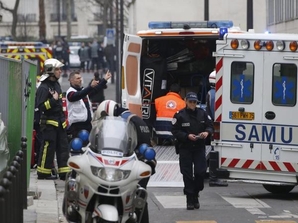 Drei Täter nach Terroranschlag in Paris identifiziert