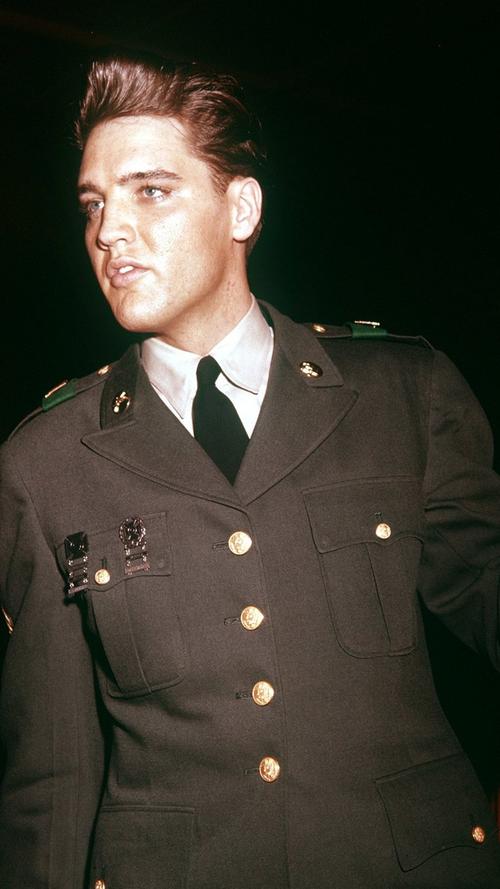 Der Soldat Elvis Presley, aufgenommen 1960 in Friedberg.